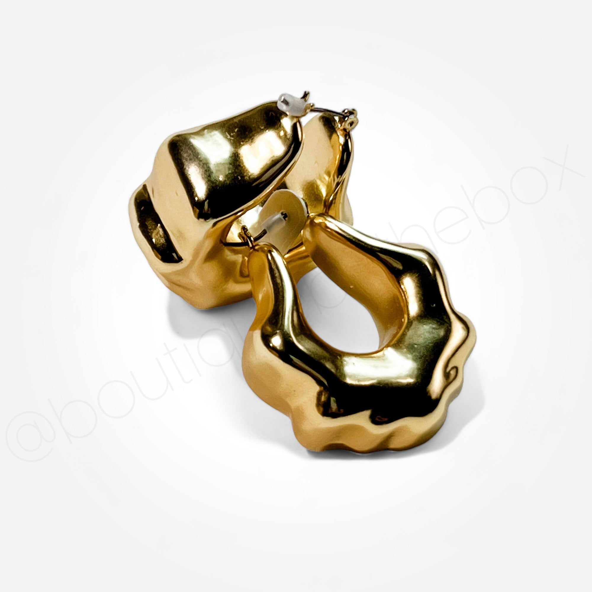 MDWLL + JCRW Jewelry & Accessories New + Customer Returns Wholesale - Boutique by the Box Wholesale for Resellers