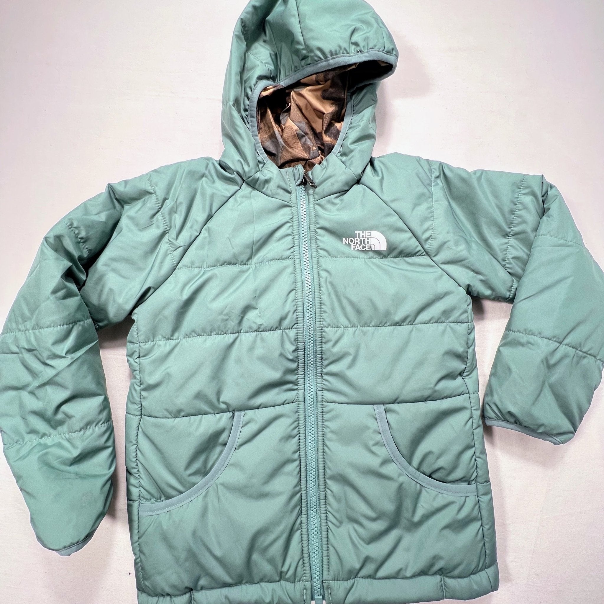 Outdoor Gear: North Face, Obermeyer & Smartwool Assorted New/Returns Wholesale - Boutique by the Box Wholesale for Resellers